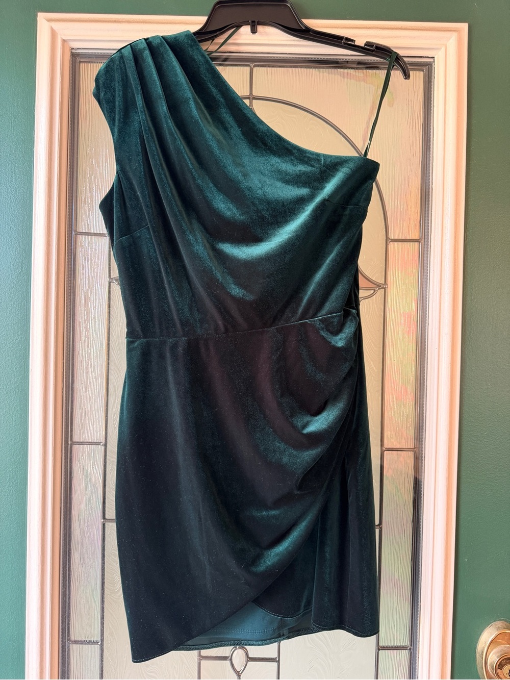Blondie Nites One-Shoulder Velvet Dress in Emerald